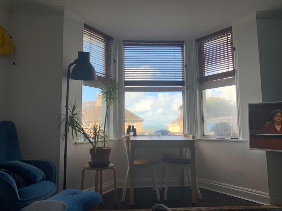 Sea Views With Large Deck One Bedroom Very Close To Beach And Town نيوكويي المظهر الخارجي الصورة